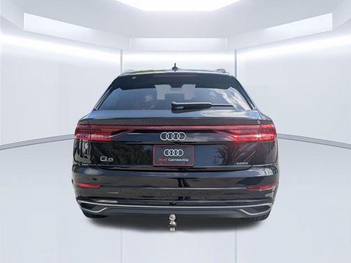Mythos Black Metallic 2022 Audi Q8 55 Premium