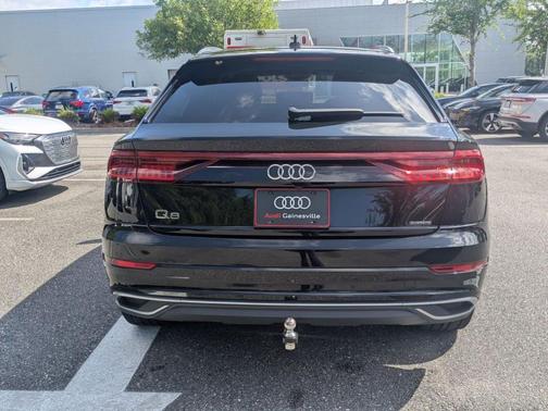 Mythos Black Metallic 2022 Audi Q8 55 Premium