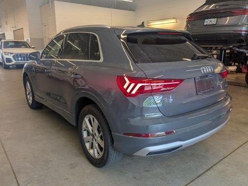Nano Gray Metallic 2023 Audi Q3 40 Premium