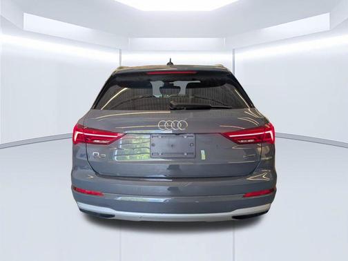 Nano Gray Metallic 2023 Audi Q3 40 Premium