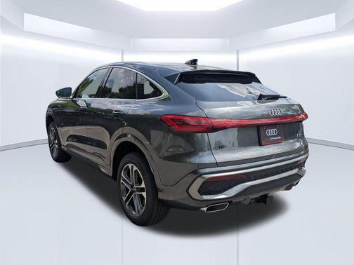 Daytona Gray Pearl 2026 Audi Q5 PLUS