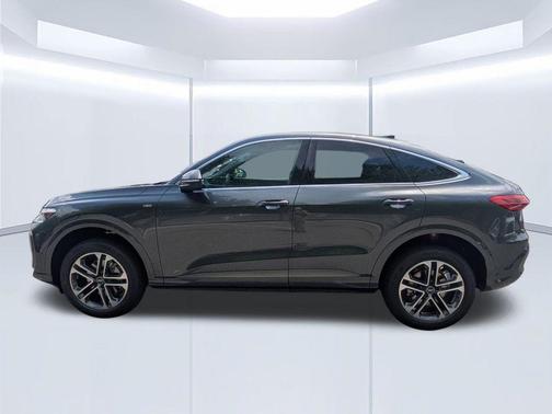 Daytona Gray Pearl 2026 Audi Q5 PLUS