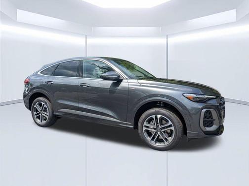 Daytona Gray Pearl 2026 Audi Q5 PLUS