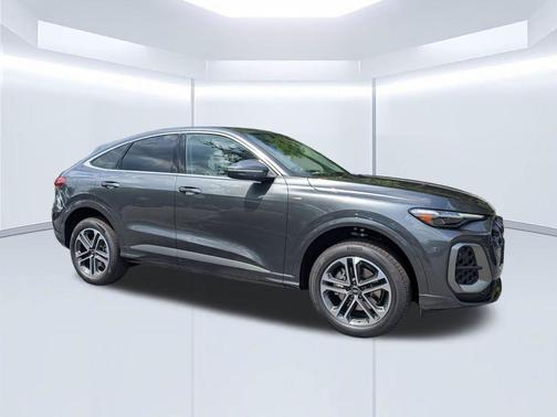 Daytona Gray Pearl 2026 Audi Q5 PLUS