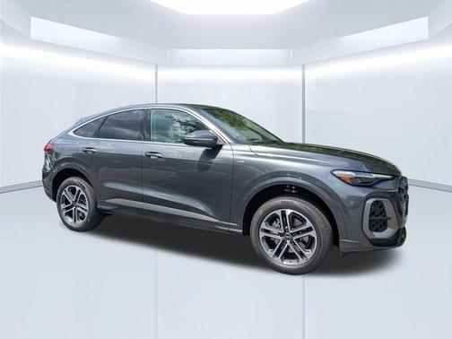 Daytona Gray Pearl 2026 Audi Q5 PLUS