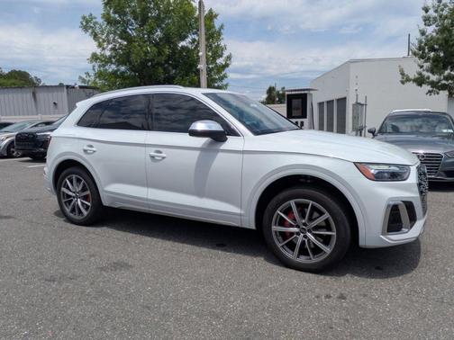 Glacier White Metallic 2025 Audi SQ5 3.0T Premium Plus