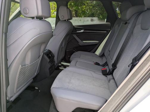 Glacier White Metallic 2025 Audi SQ5 3.0T Premium Plus