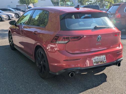 Kings Red 2022 Volkswagen Golf GTI 2.0T SE