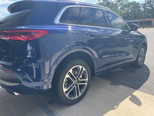 Navarra Blue Metallic 2025 Audi Q5 2.0T quattro Premium