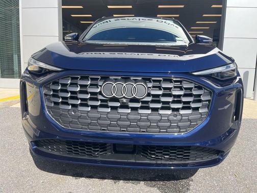 Navarra Blue Metallic 2025 Audi Q5 2.0T quattro Premium