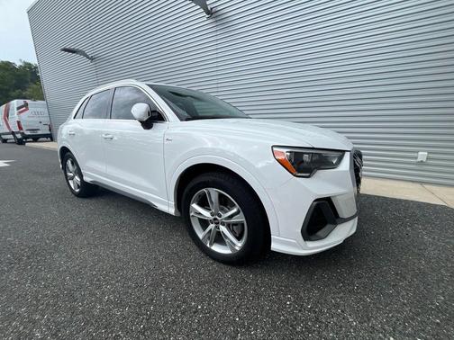Ibis White 2021 Audi Q3 45 S line Premium