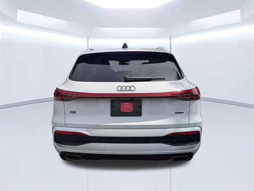 Glacier White Metallic 2025 Audi Q5 2.0T quattro Premium