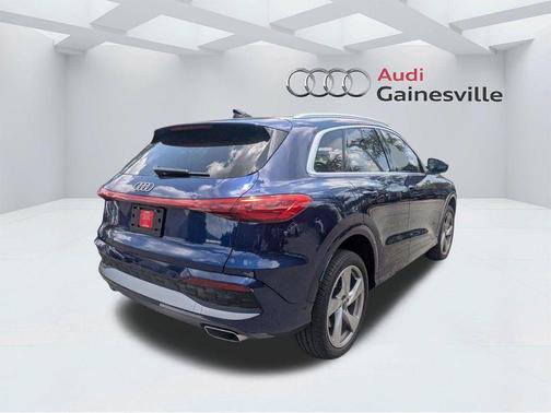 Navarra Blue Metallic 2025 Audi Q5 2.0T quattro Premium