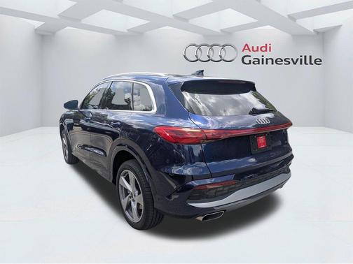 Navarra Blue Metallic 2025 Audi Q5 2.0T quattro Premium