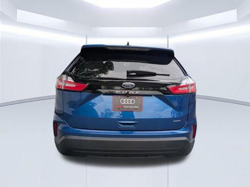 Blue Metallic 2022 Ford Edge SE