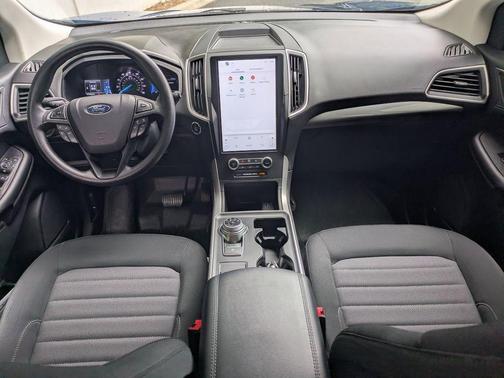 Blue Metallic 2022 Ford Edge SE