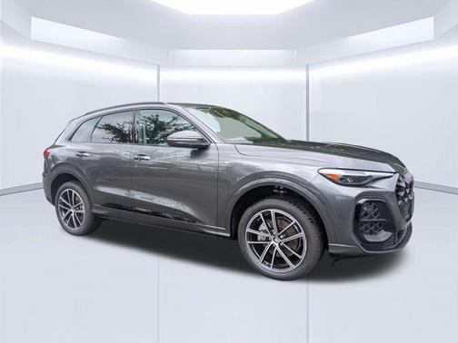 Daytona Gray Pearl 2026 Audi Q5 PLUS