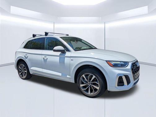 Glacier White Metallic 2022 Audi Q5 45 S line quattro Premium