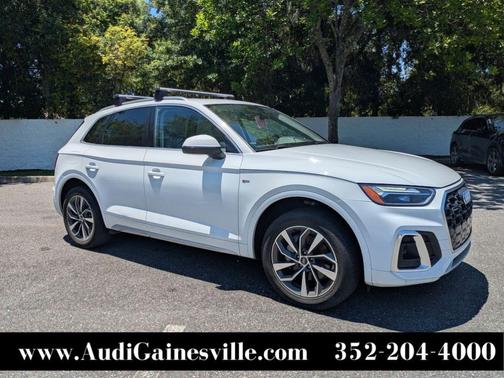 Glacier White Metallic 2022 Audi Q5 45 S line quattro Premium