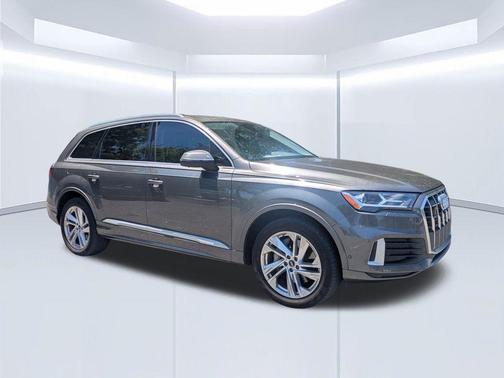 Samurai Gray Metallic 2023 Audi Q7 45 Premium