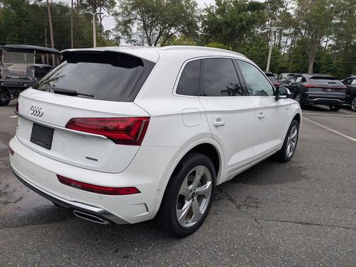 Ibis White 2022 Audi Q5 45 S line Prestige