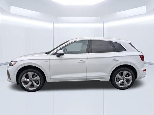 Ibis White 2022 Audi Q5 45 S line Prestige