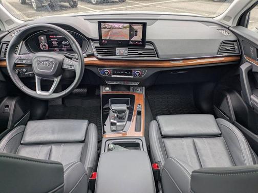 Ibis White 2022 Audi Q5 45 S line Prestige