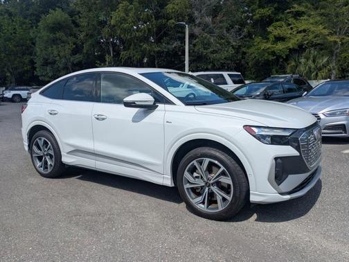 Glacier White Metallic 2024 Audi Q4 e-tron 50 Premium Plus