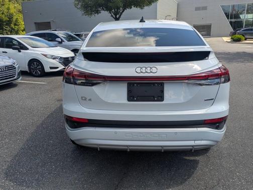 Glacier White Metallic 2024 Audi Q4 e-tron 50 Premium Plus