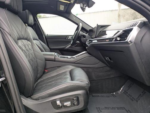 2025 BMW X6 xDrive40i
