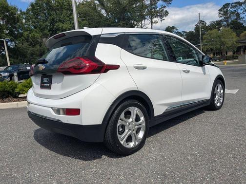 Summit White 2021 Chevrolet Bolt EV LT