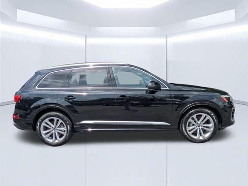 Mythos Black Metallic 2025 Audi Q7 55 Premium Plus