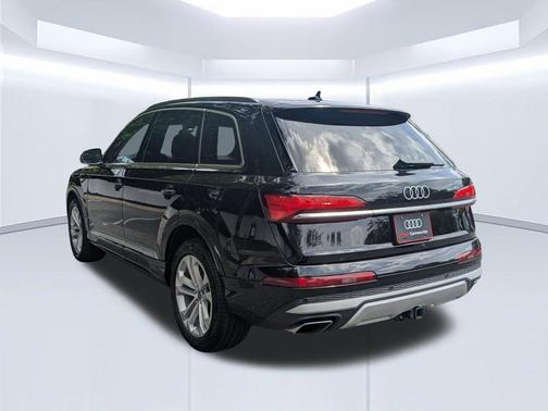 Mythos Black Metallic 2025 Audi Q7 55 Premium Plus