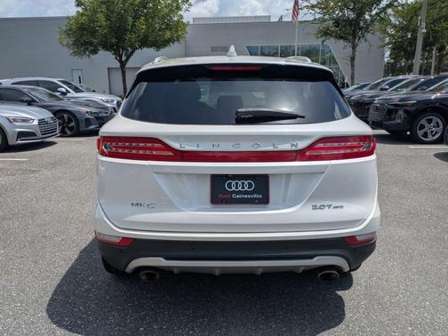 White Platinum Clearcoat Metallic 2017 Lincoln MKC Reserve