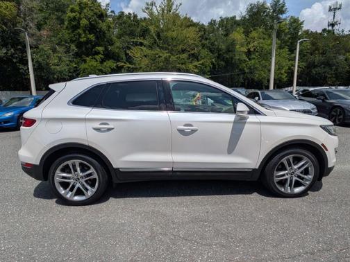 White Platinum Clearcoat Metallic 2017 Lincoln MKC Reserve