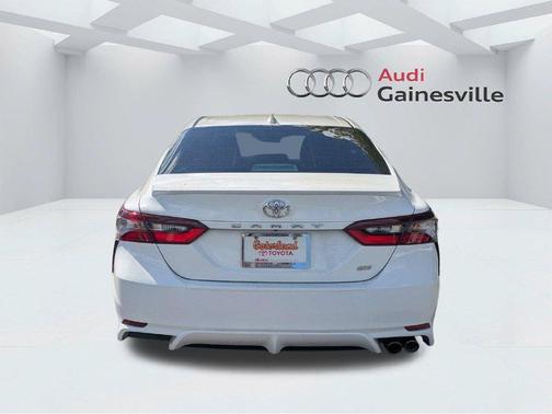 Ice 2024 Toyota Camry SE