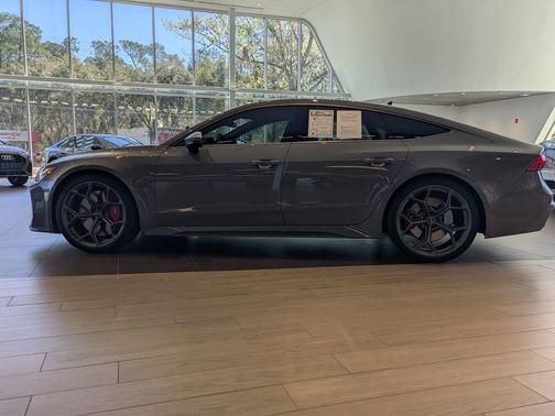 2025 Audi RS 7 4.0T quattro Performance