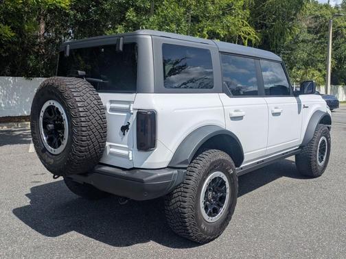 Oxford White 2024 Ford Bronco Badlands