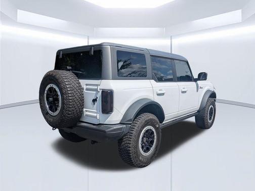 Oxford White 2024 Ford Bronco Badlands