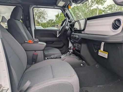 Bright White Clearcoat 2024 Jeep Wrangler 4xe Sahara