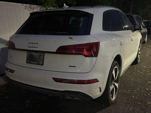 2022 Audi Q5 45 S line Premium Plus