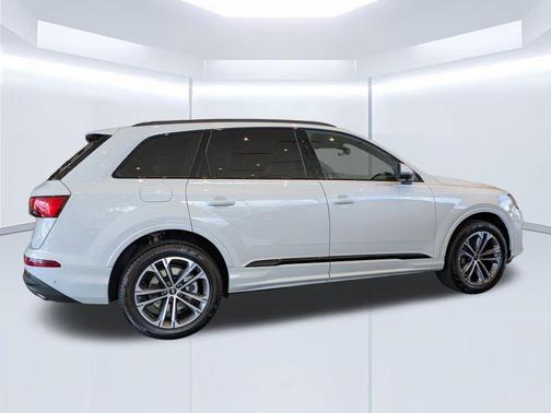 Glacier White Metallic 2026 Audi Q7 45 Premium Plus