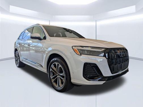 Glacier White Metallic 2026 Audi Q7 45 Premium Plus