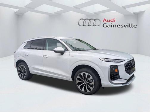 Glacier White Metallic 2026 Audi Q3 S line
