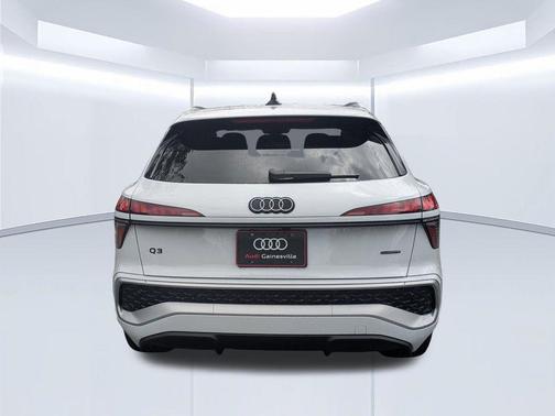 Glacier White Metallic 2026 Audi Q3 S line