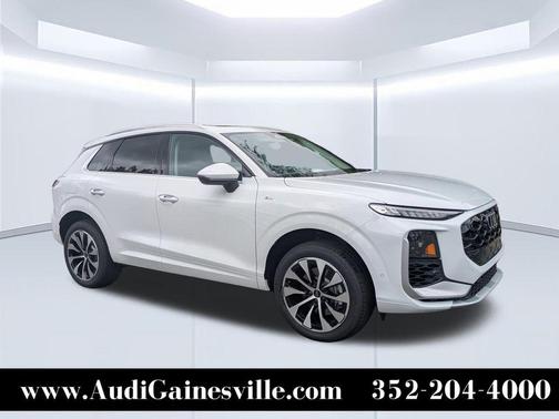 Glacier White Metallic 2026 Audi Q3 S line