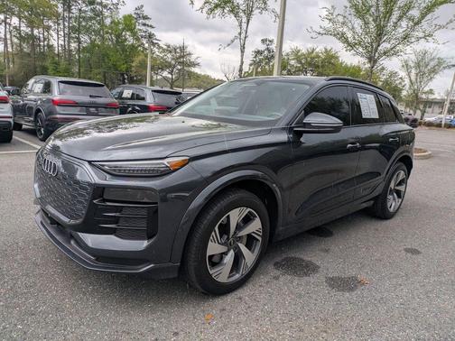 2025 Audi Q6 e-tron Premium