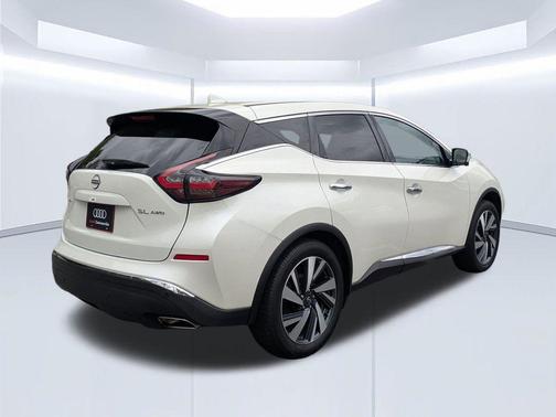 White 2023 Nissan Murano SL