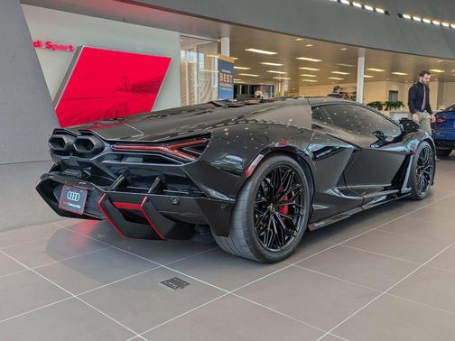 2024 Lamborghini Revuelto Base