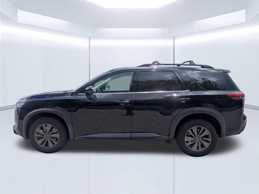 Super Black 2022 Nissan Pathfinder SV